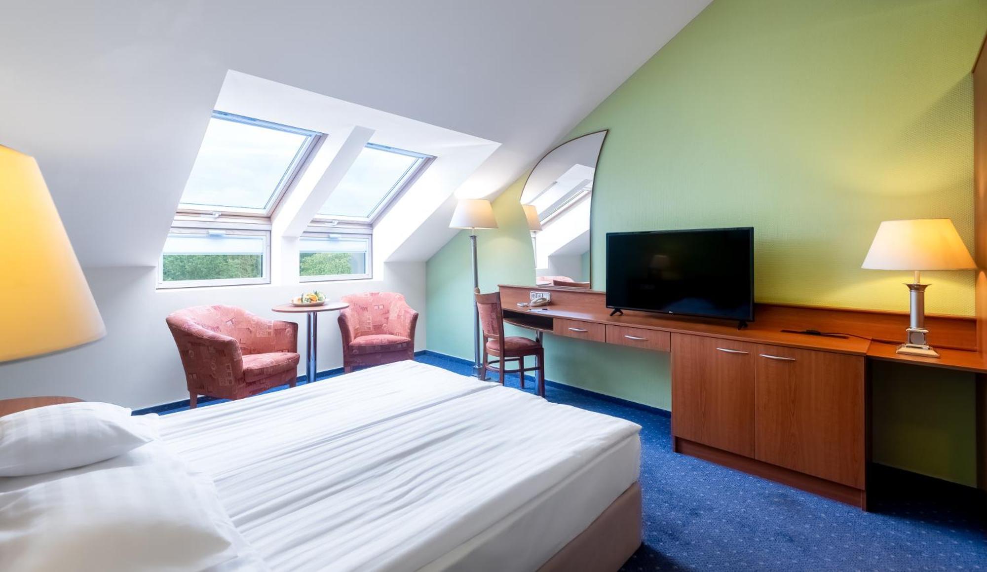 Aquarell Hotel Cegléd エクステリア 写真