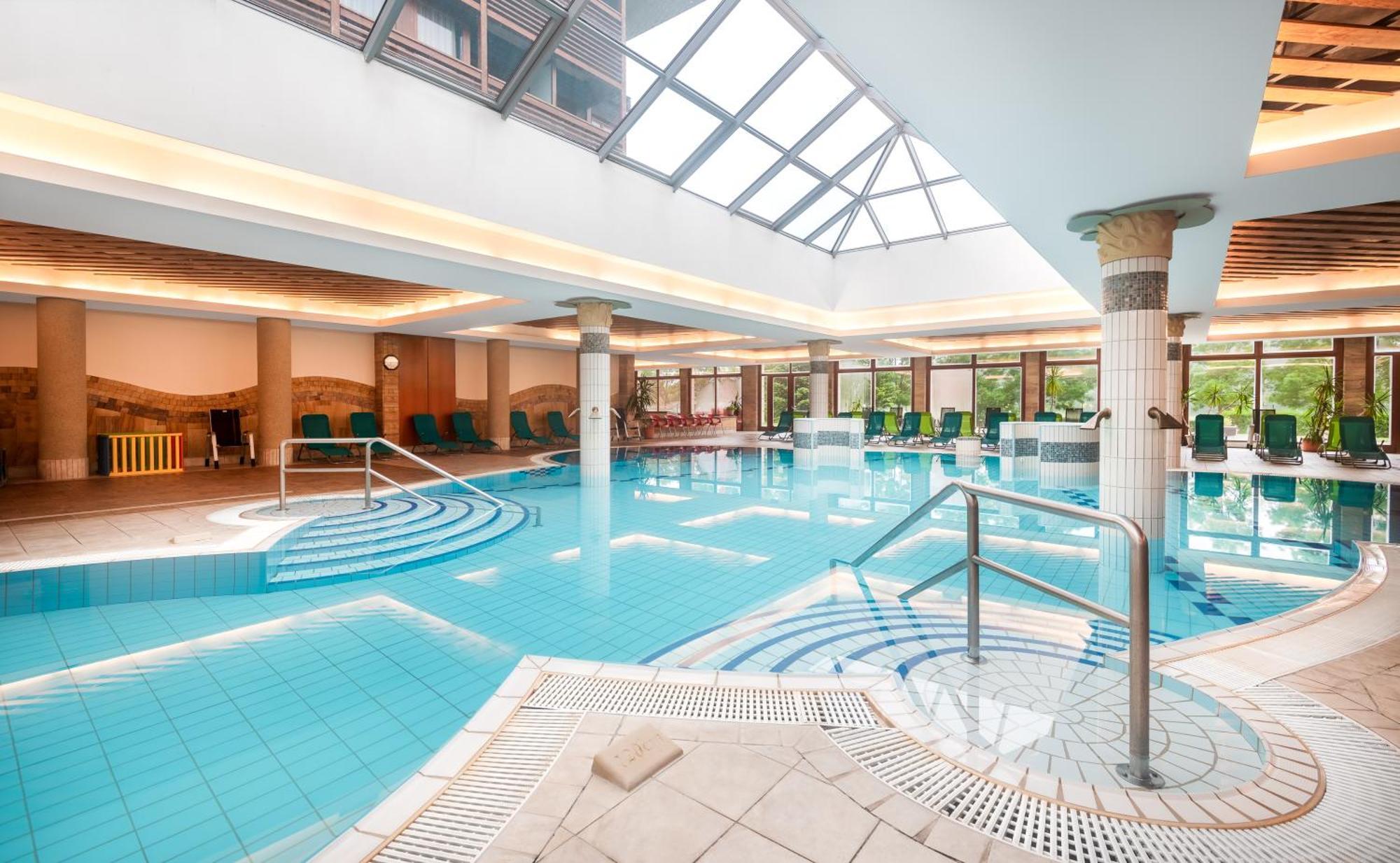 Aquarell Hotel Cegléd エクステリア 写真