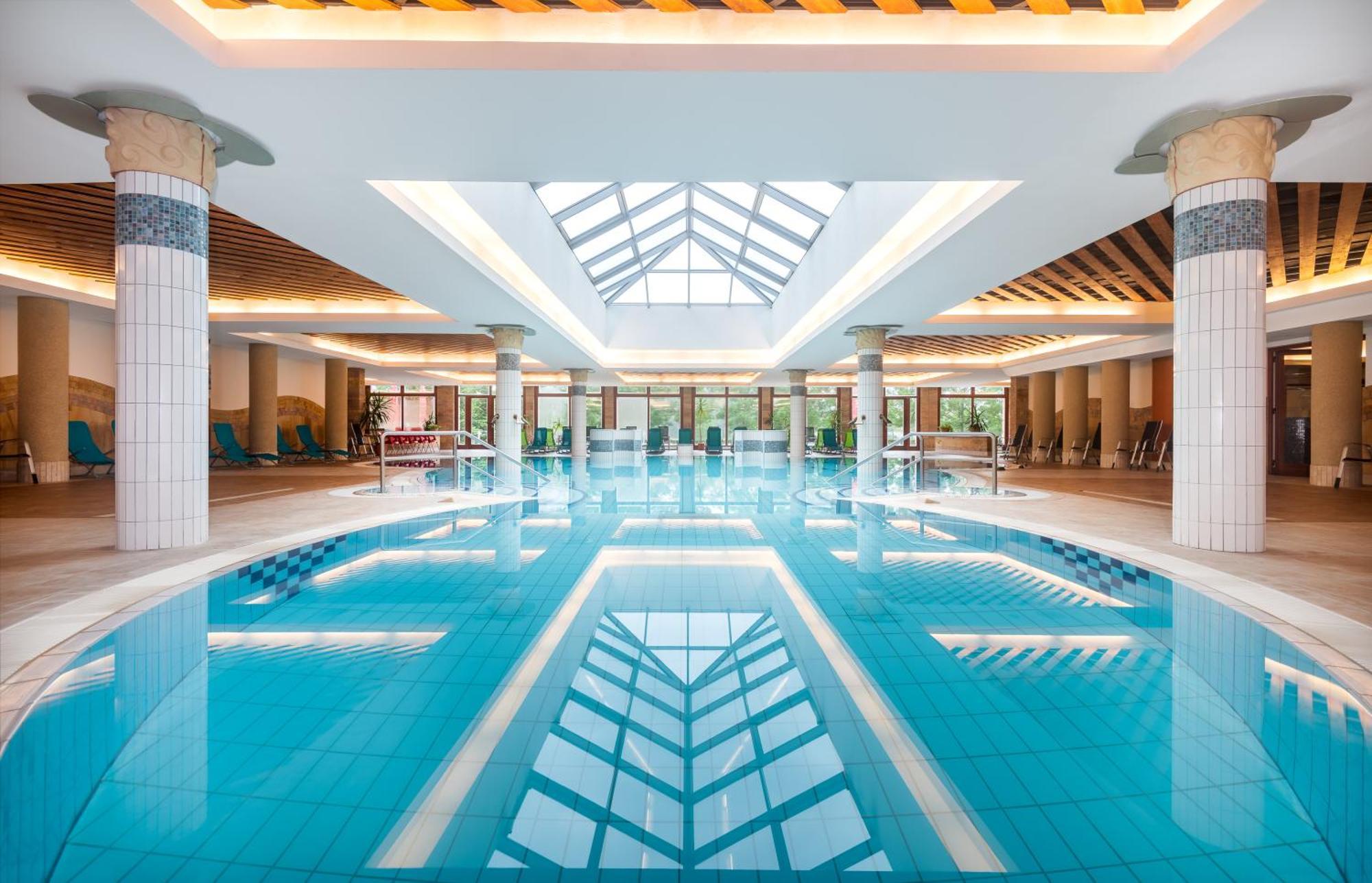 Aquarell Hotel Cegléd エクステリア 写真